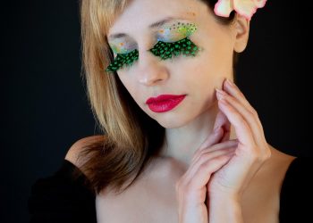 explorez les enjeux juridiques et les conséquences de la fausse déclaration. découvrez comment cette pratique illégale peut affecter votre situation personnelle et professionnelle, ainsi que les mesures à prendre pour éviter des complications.