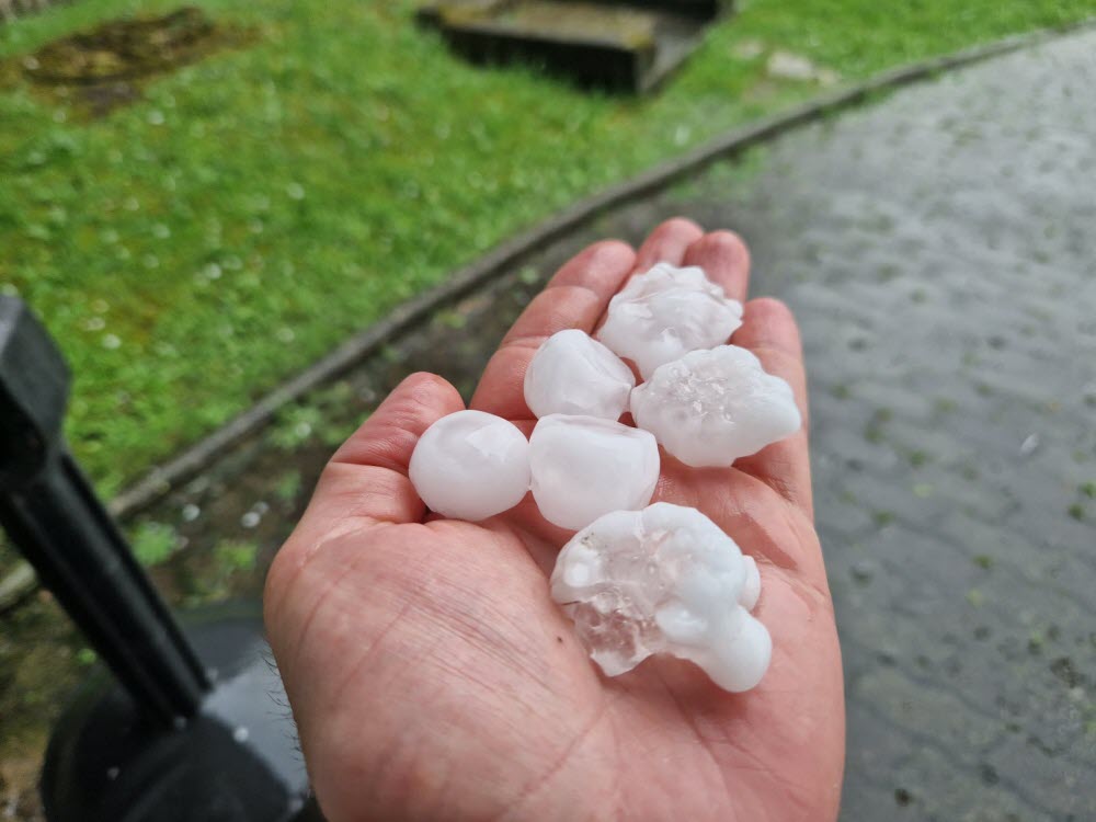 découvrez les impacts et les conséquences de l'orage de grêle qui a récemment frappé l'île-de-france. informez-vous sur les mesures de sécurité à adopter et les sinistres survenus dans la région.