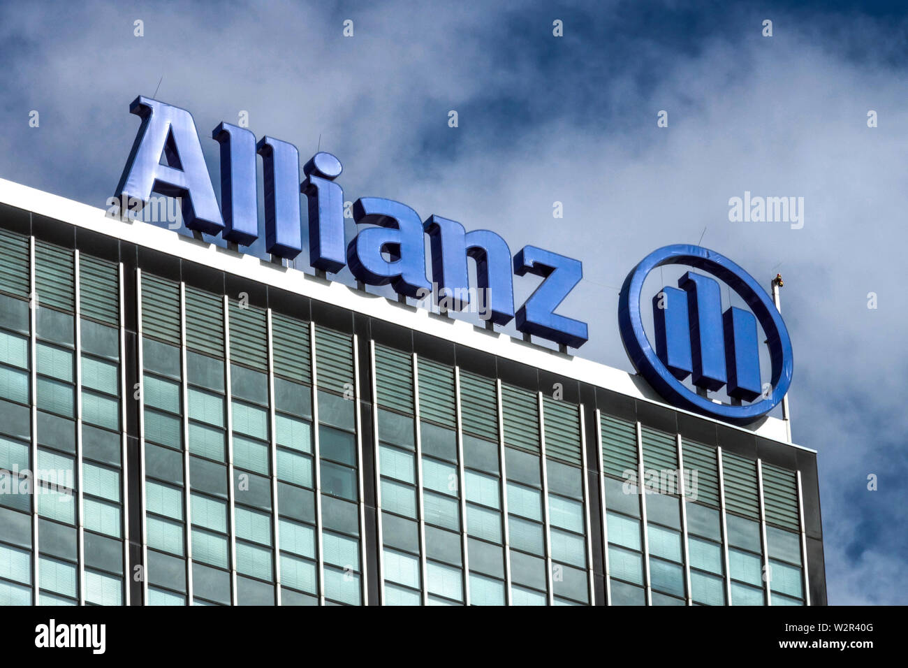 découvrez comment allianz direct renforce sa position sur le marché en acquérant eurofil, une opération stratégique qui promet d'améliorer l'expérience client et d'élargir l'offre de services.