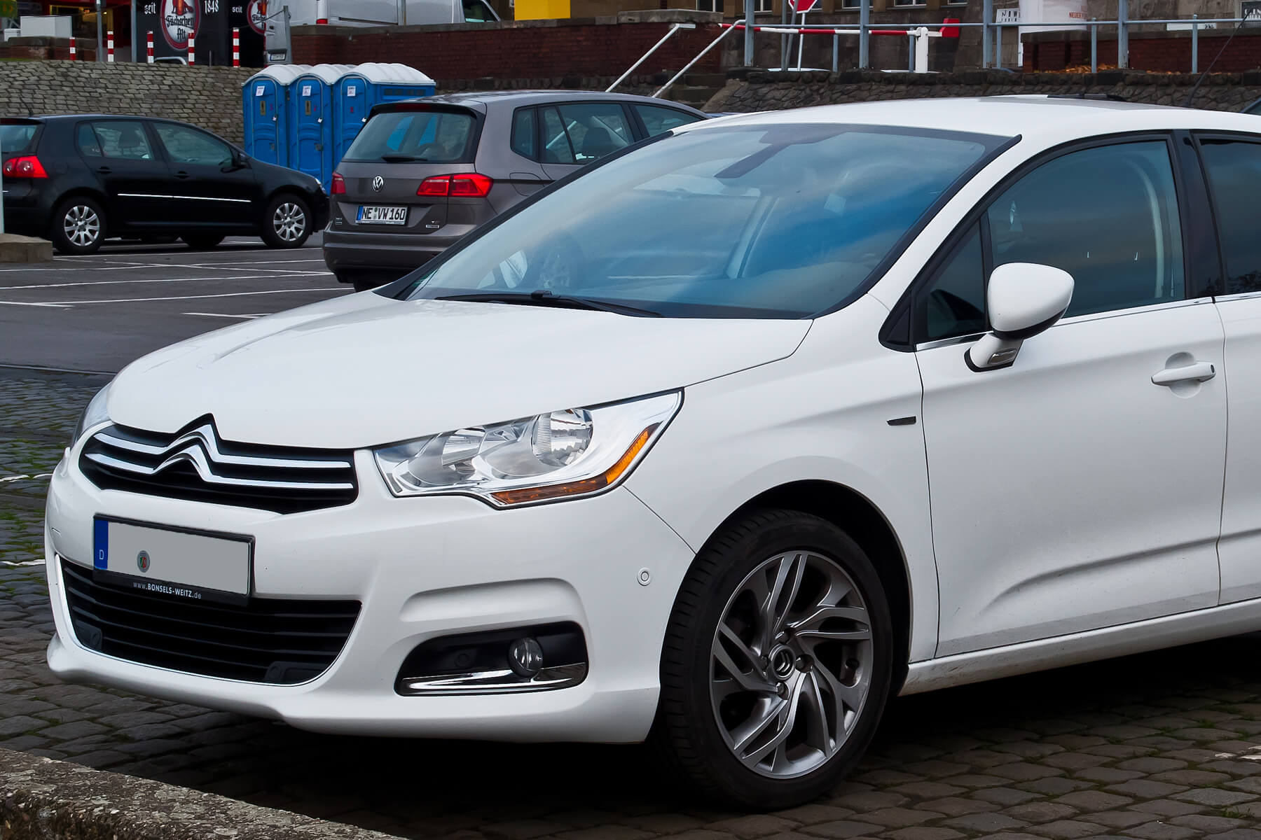 découvrez le coût des assurances pour votre citroën. comparez les offres, trouvez la meilleure couverture adaptée à votre budget et assurez votre véhicule en toute tranquillité.