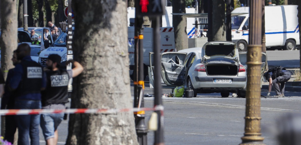 découvrez comment gérer les dégâts subis par votre voiture sur les champs-élysées et les étapes pour faire jouer votre assurance. obtenez des conseils pratiques pour une indemnisation rapide et efficace.