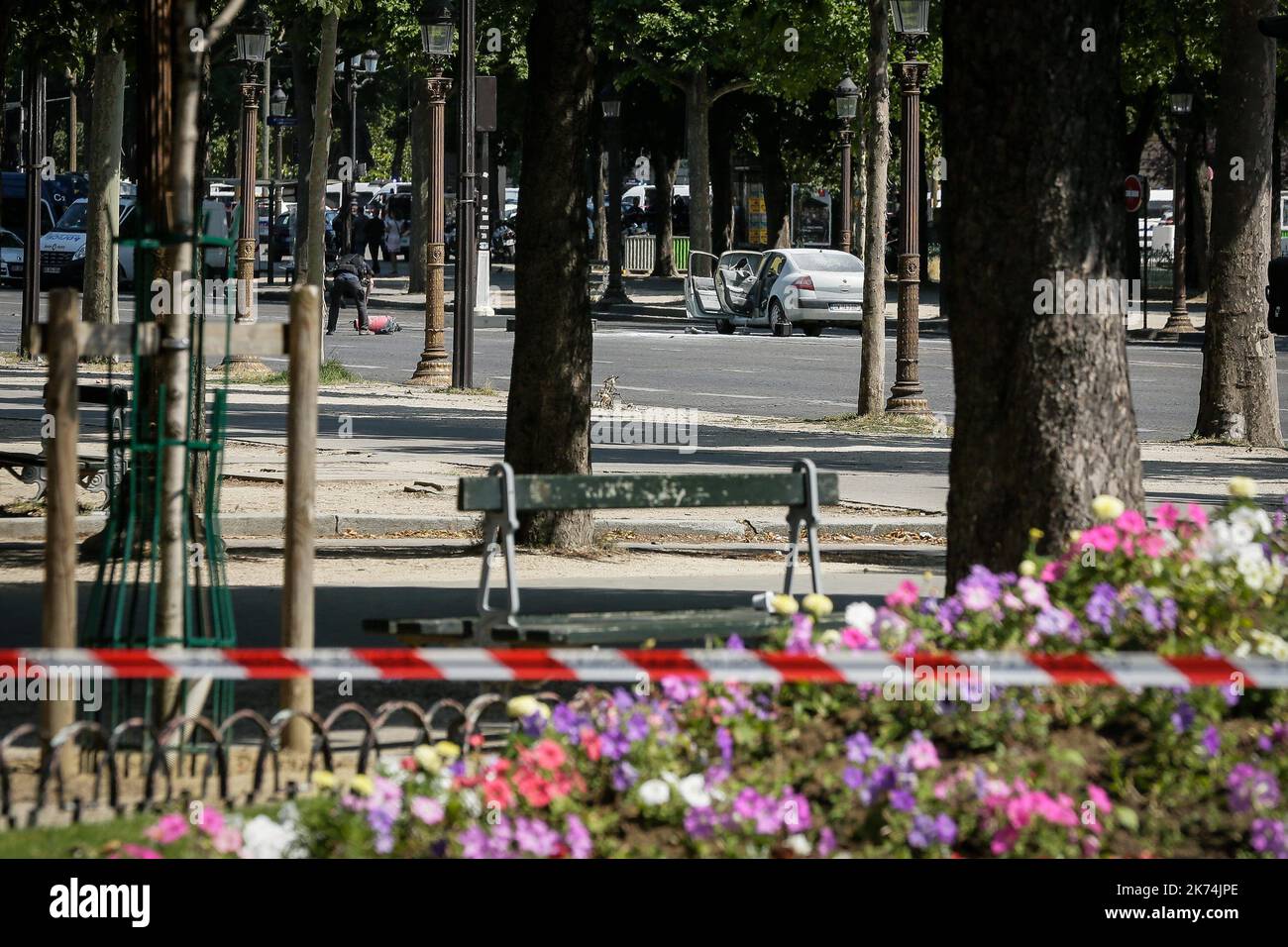 découvrez comment gérer les dégâts subis par votre voiture sur les champs-élysées avec votre assurance. conseils pratiques et démarches à suivre pour une indemnisation rapide.