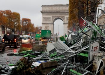 découvrez comment gérer les dégâts sur votre voiture sur les champs-élysées et les solutions d'assurance adaptées pour protéger votre véhicule. obtenez des conseils pratiques et des informations sur les démarches à suivre en cas d'accident.