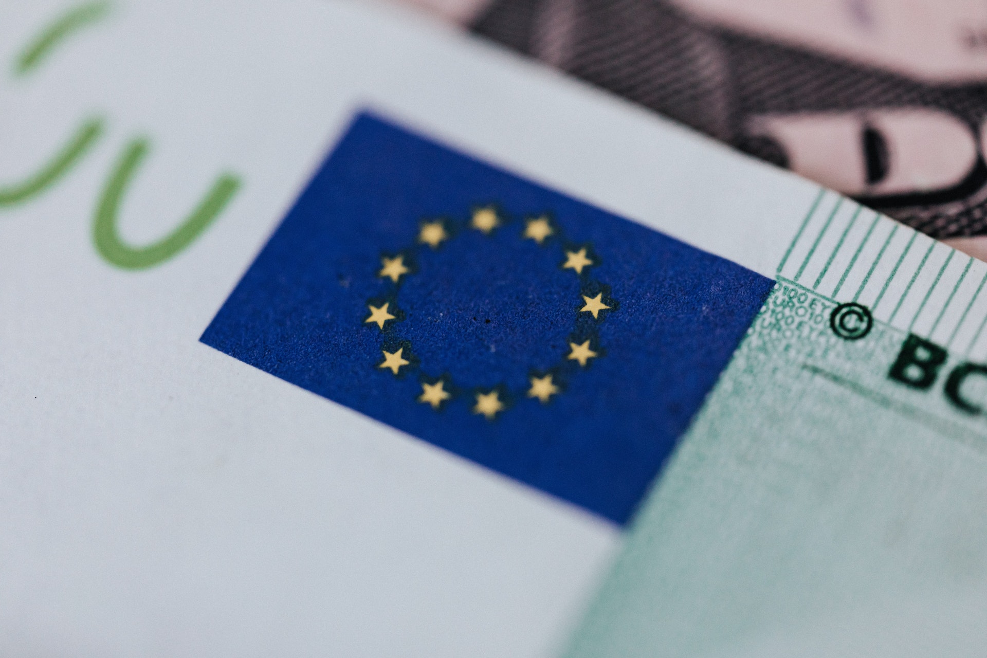 découvrez comment réaliser des économies sur vos assurances grâce à nos conseils pratiques et astuces financières. maximisez vos économies tout en bénéficiant d'une couverture adaptée à vos besoins.