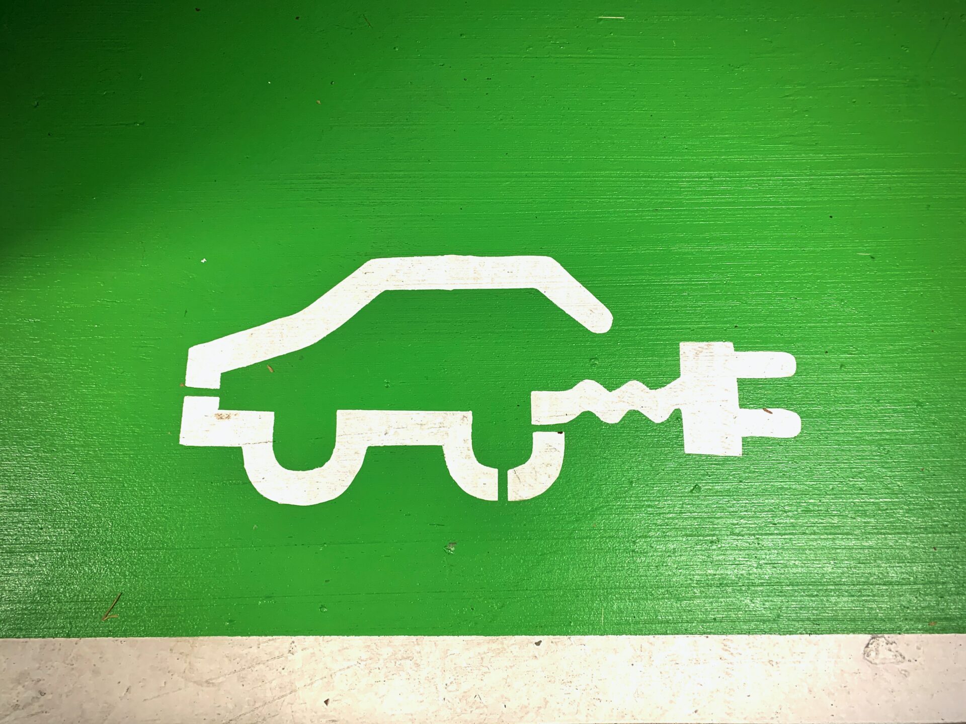 découvrez comment l'assurance automobile évolue avec la transition énergétique. protégez votre véhicule électrique ou hybride tout en réduisant votre impact écologique grâce à des solutions adaptées aux enjeux environnementaux.