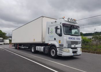 obtenez votre certification en tant que formateur poids lourds et améliorez vos compétences pédagogiques pour enseigner efficacement les techniques de conduite. rejoignez notre programme de formation reconnu, adapté aux professionnels souhaitant transmettre leur expertise dans le domaine du transport.