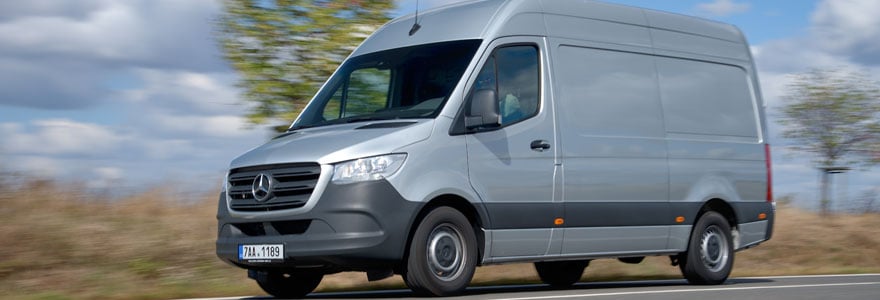 découvrez nos astuces efficaces pour réduire le coût de votre assurance auto et économiser sans compromettre votre couverture.