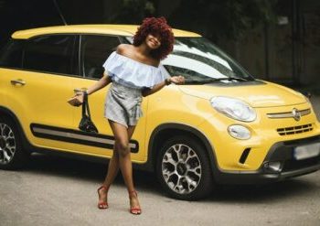 découvrez des astuces efficaces pour réduire votre prime d'assurance auto et économiser tout en bénéficiant d'une couverture adaptée à vos besoins.