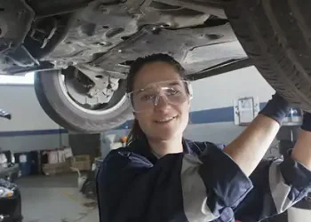 découvrez comment l'assurance auto favorise l'essor des pièces de réemploi, une solution économique et écologique pour réparer votre véhicule.