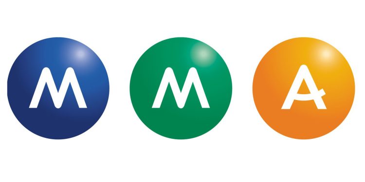 découvrez comment les assureurs adaptent leurs offres d'assurance auto pour intégrer les enjeux écologiques et promouvoir des solutions durables.