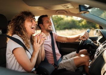 découvrez pourquoi les novices en assurance auto paient souvent un coût doublé et comment réduire cette dépense.