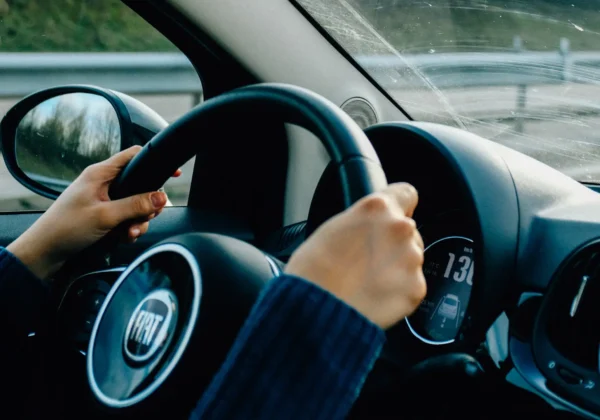 découvrez si vous payez trop cher votre assurance auto en 2025 et comment optimiser votre contrat pour faire des économies dès aujourd'hui.