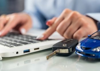 découvrez nos solutions d'assurance auto adaptées aux véhicules immobilisés, pour une protection optimale même en cas d'inutilisation prolongée.