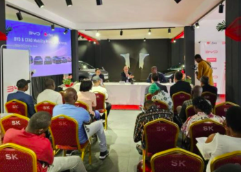 découvrez comment les assurances évoluent en 2025 avec l'essor des véhicules électriques, en analysant les nouvelles tendances, garanties et défis pour les conducteurs écoresponsables.