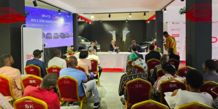 découvrez comment les assurances évoluent en 2025 avec l'essor des véhicules électriques, en analysant les nouvelles tendances, garanties et défis pour les conducteurs écoresponsables.