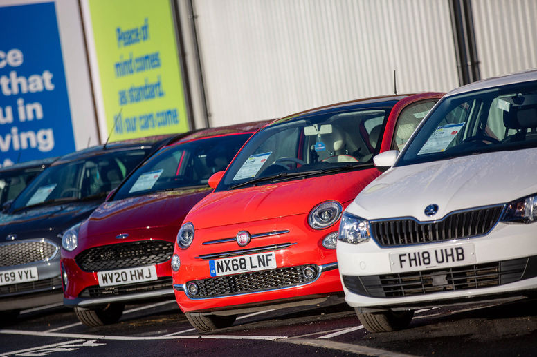 découvrez les erreurs courantes qui peuvent faire augmenter votre prime d'assurance auto et apprenez comment les éviter pour économiser sur votre assurance.