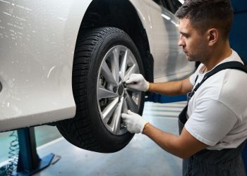 découvrez les principaux facteurs influençant le changement d'assurance auto pour faire le meilleur choix et économiser sur votre contrat.