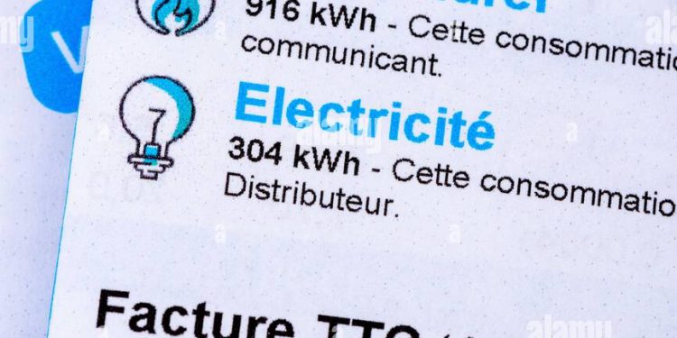 découvrez pourquoi les factures de 758€ pour conducteurs augmentent dans deux régions et les impacts pour les automobilistes.