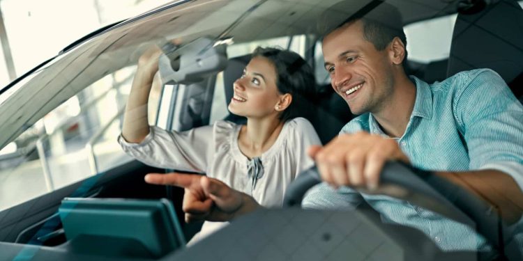 découvrez le fonctionnement de l'assurance auto au km : une solution flexible et économique adaptée à votre usage réel de la voiture.