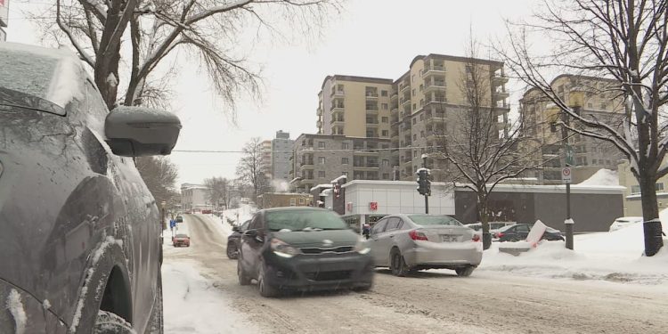 découvrez pourquoi les primes auto et logement vont augmenter en 2026, et comment cela impactera votre budget assurance.