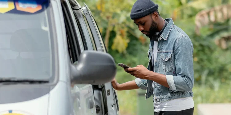 leocare et cmam s'associent pour lancer une nouvelle assurance auto innovante, offrant des garanties adaptées et une expérience client simplifiée.