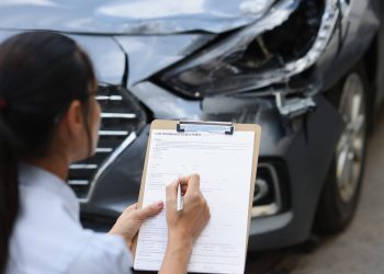 middle east insurance cesse d'offrir des contrats d'assurance auto, découvrez les alternatives et les impacts pour les assurés.