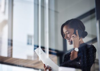 découvrez comment la hausse des surprimes liée aux émeutes impacte le coût de votre assurance auto et comment protéger votre véhicule efficacement.