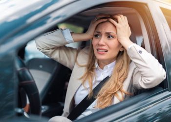 découvrez comment réduire votre facture d'assurance auto grâce à nos conseils pratiques et astuces pour économiser tout en restant bien couvert.