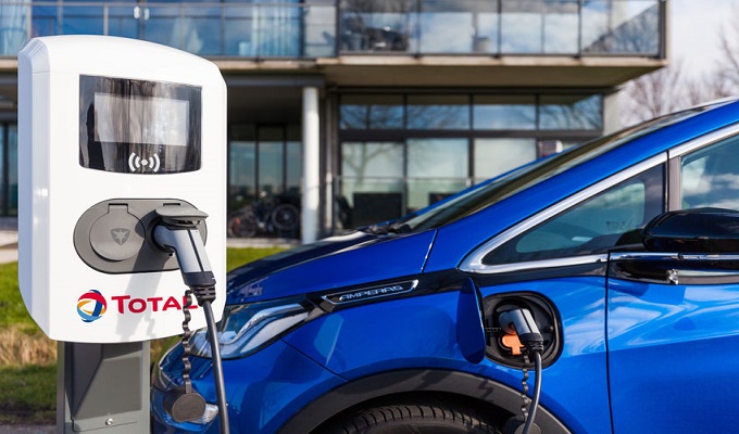 bna assurances installe des bornes de recharge électrique en tunisie pour promouvoir la mobilité durable et faciliter l'accès à l'énergie propre.