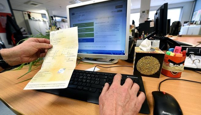 découvrez comment détecter et éviter la fraude liée à la carte grise. conseils pratiques pour sécuriser vos démarches administratives et protéger vos documents.