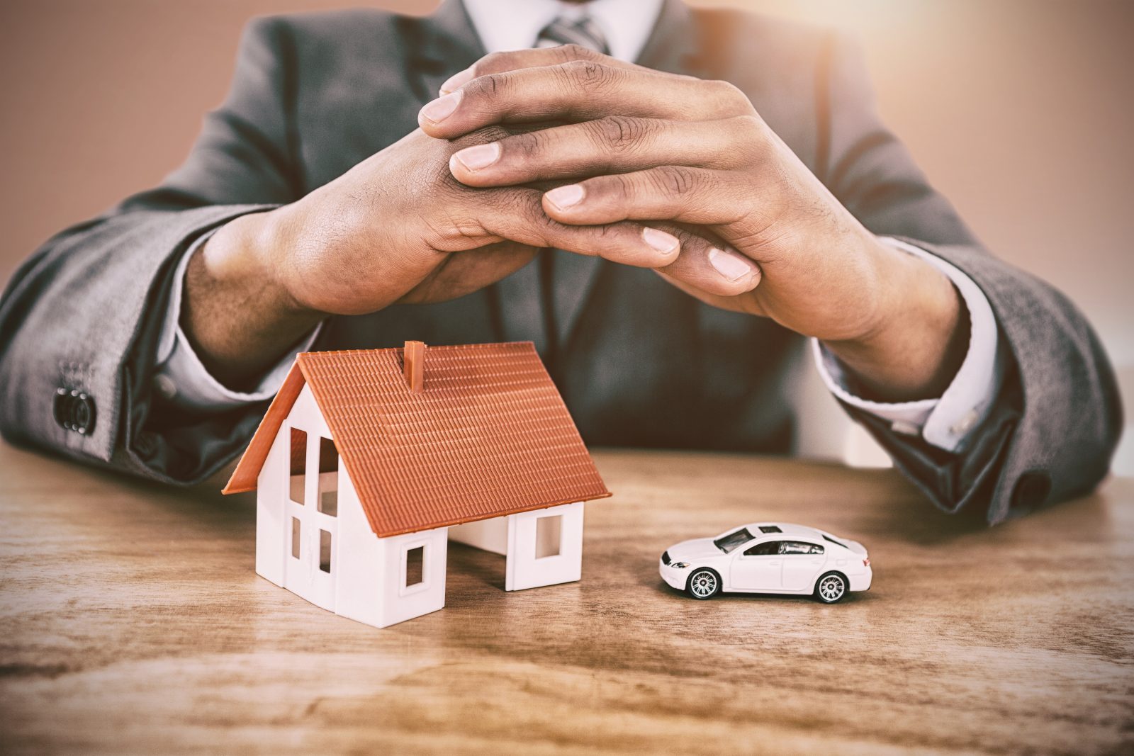 découvrez pourquoi la prime d'assurance auto augmente et comment maîtriser vos coûts tout en restant bien couvert.