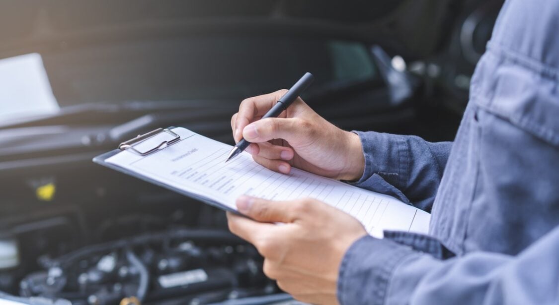 les clients de forest auto demandent des comptes à l'état concernant la gestion et les responsabilités liées à l'entreprise.