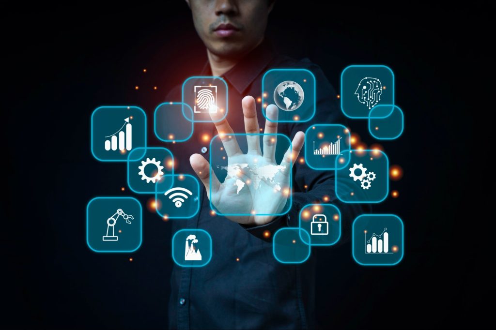 découvrez comment l'intelligence artificielle valide automatiquement les contrats d'assurance pour accélérer les processus et réduire les erreurs.